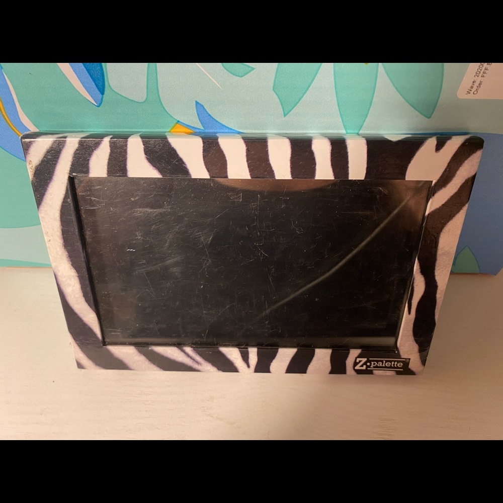 Z Palette - Zebra - Large